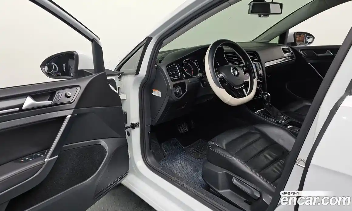 Volkswagen Golf 2015 2.0 Автомат в Москве № 215230, фото 20