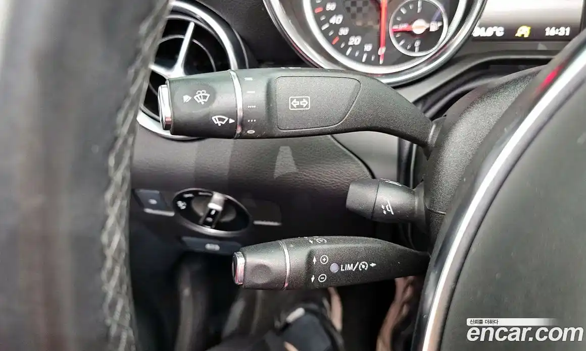 Mercedes-Benz SLC-Class 2018 2.0 Автомат в Москве № 223202, фото 8