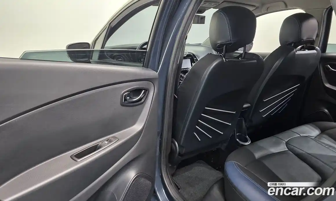 Renault QM3 2015 1.5 Автомат в Москве № 225934, фото 16