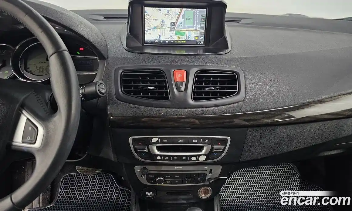 Renault SM3 2014 1.6 Автомат в Москве № 226341, фото 9