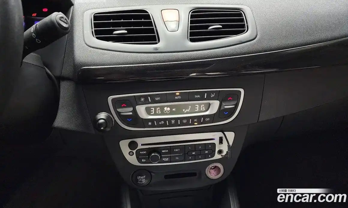 Renault SM3 2014 1.6 Автомат в Москве № 226811, фото 12