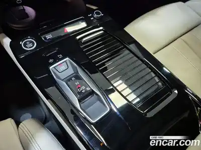 Audi A6 e-tron 2025 0.2 Автомат в Москве № 230269, миниатюра 9