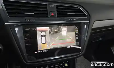 Volkswagen Tiguan 2023 2.0 Автомат в Москве № 232078, миниатюра 4