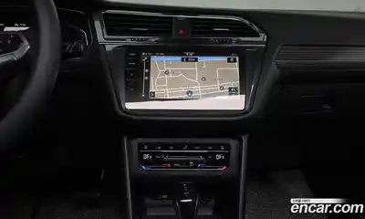 Volkswagen Tiguan 2023 2.0 Автомат в Москве № 232078, миниатюра 10