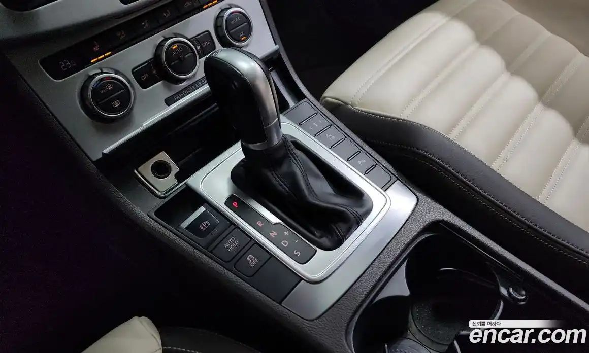 Volkswagen CC 2015 2.0 Автомат в Москве № 232245, фото 11