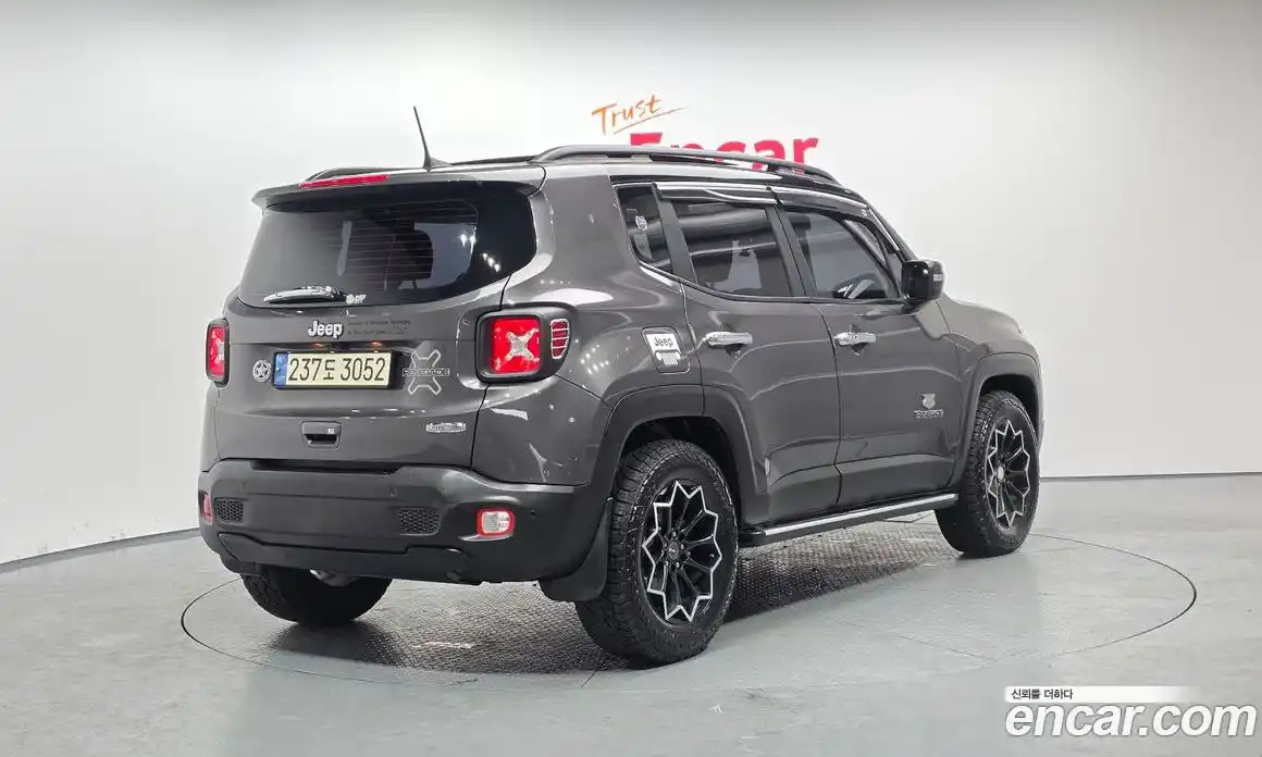 Jeep Renegade 2018 2.4 Автомат в Москве № 232698, фото 7