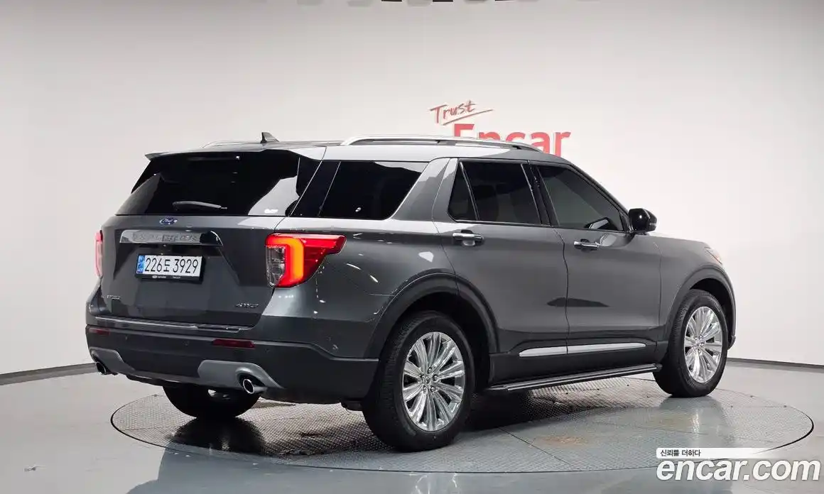 Ford Explorer 2023 2.3 Автомат в Москве № 233141, фото 17