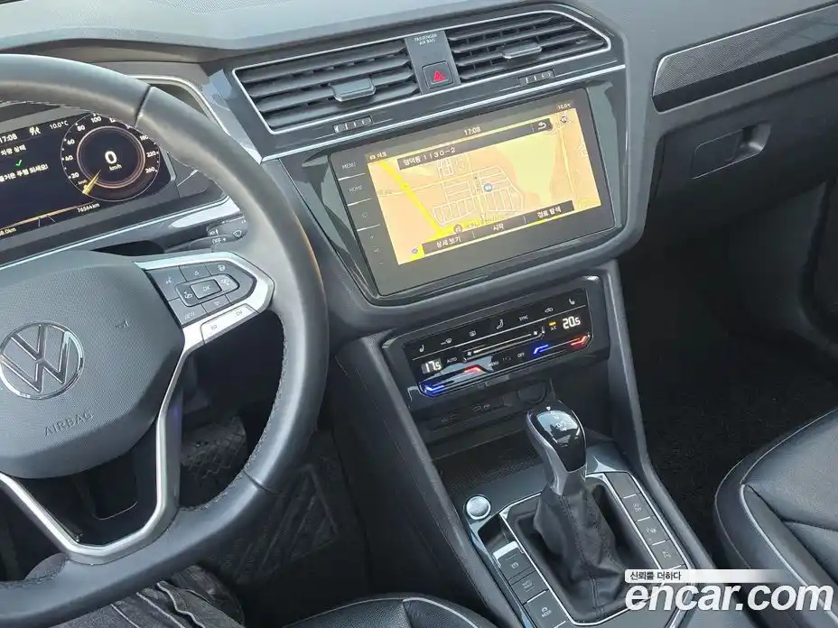 Volkswagen Tiguan 2021 2.0 Автомат в Москве № 272945, фото 15