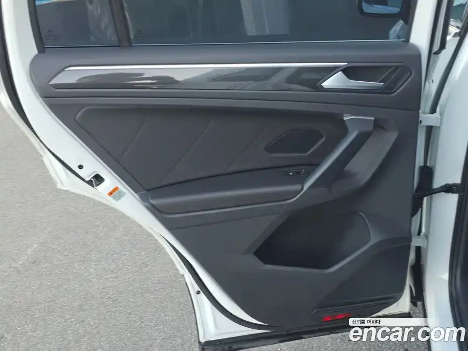 Volkswagen Tiguan 2021 2.0 Автомат в Москве № 272945, фото 20