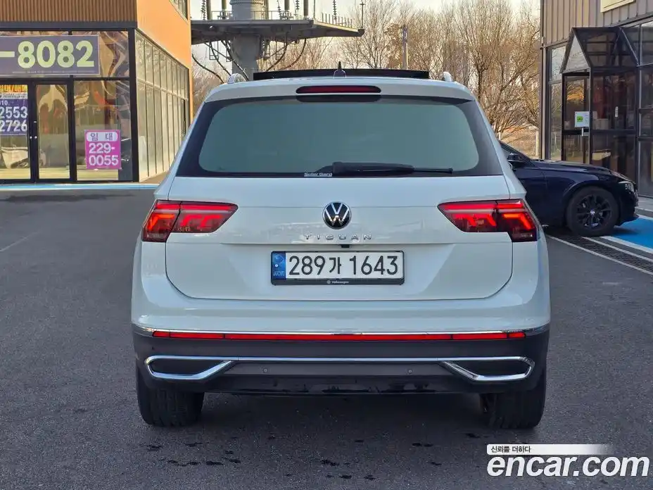 Volkswagen Tiguan 2021 2.0 Автомат в Москве № 272945, фото 4