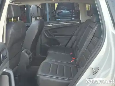 Volkswagen Tiguan 2021 2.0 Автомат в Москве № 272945, миниатюра 8