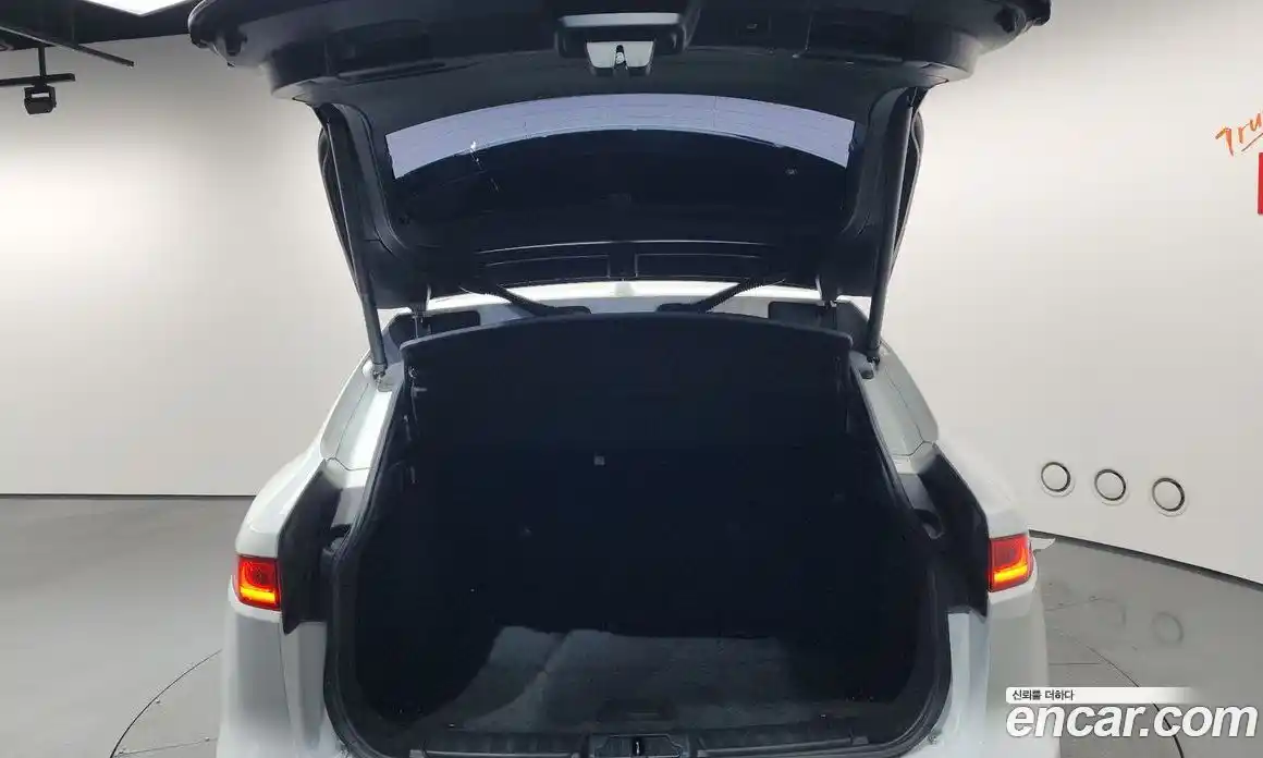 Jaguar F-Pace 2018 2.0 Автомат в Москве № 305017, фото 6