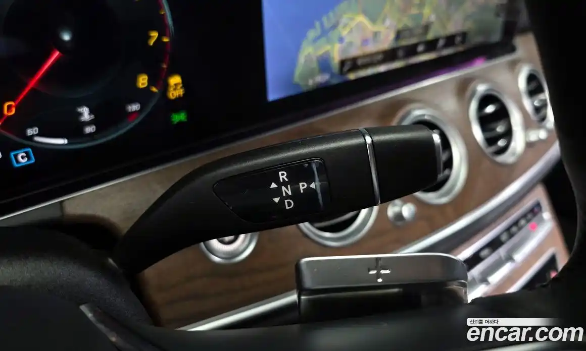 Mercedes-Benz E-Class 2022 2.0 Автомат в Москве № 307660, фото 11