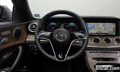 Mercedes-Benz E-Class 2022 2.0 Автомат в Москве № 307660, миниатюра 12