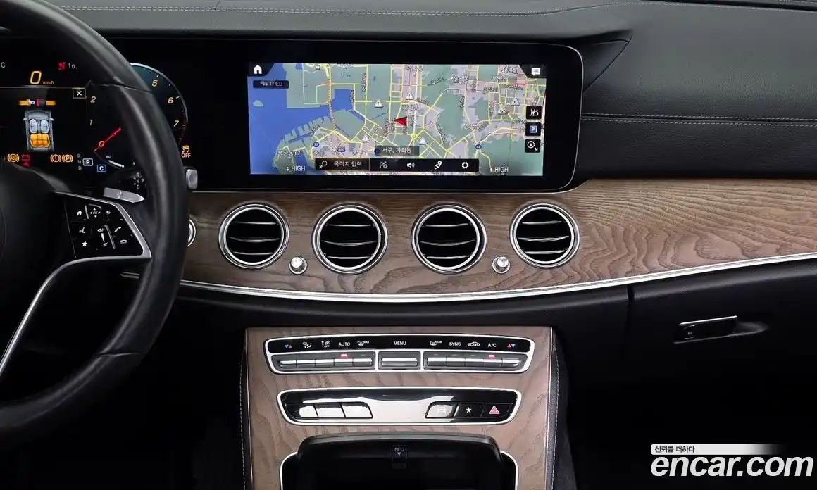 Mercedes-Benz E-Class 2022 2.0 Автомат в Москве № 307660, фото 17