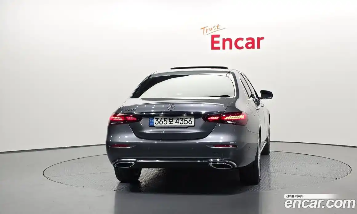 Mercedes-Benz E-Class 2022 2.0 Автомат в Москве № 307660, фото 20