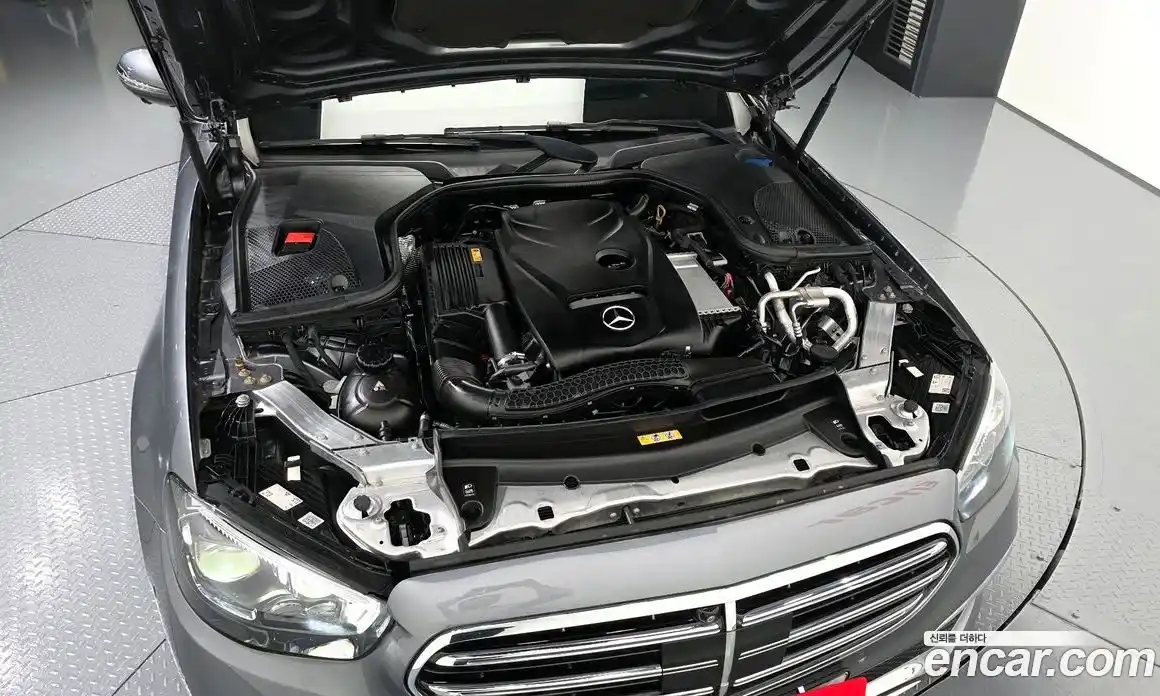 Mercedes-Benz E-Class 2022 2.0 Автомат в Москве № 307660, фото 3