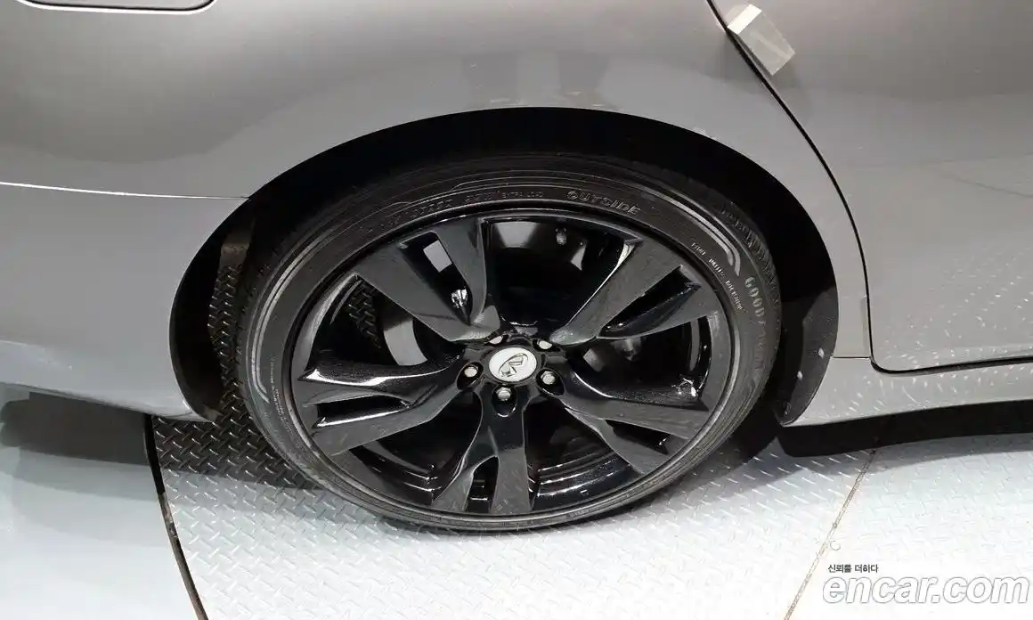 Infiniti M 2011 5.6 Автомат в Москве № 320495, фото 14