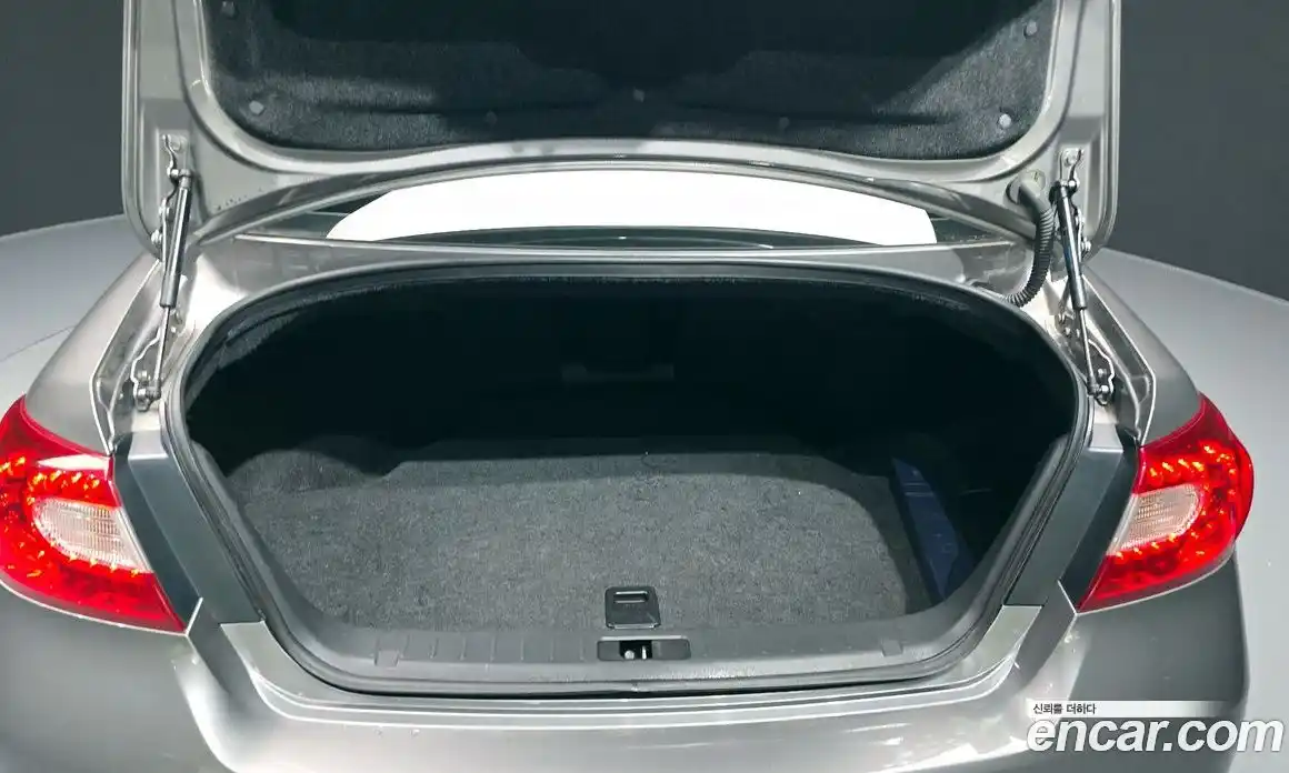 Infiniti M 2011 5.6 Автомат в Москве № 320495, фото 17