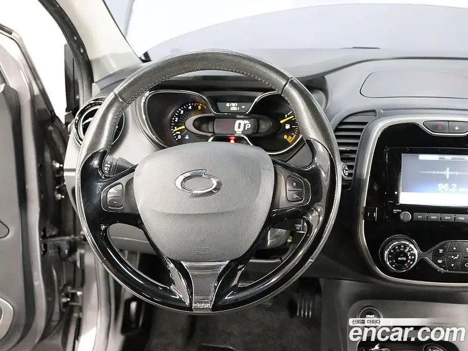 Renault QM3 2016 1.5 Автомат в Москве № 330042, фото 16