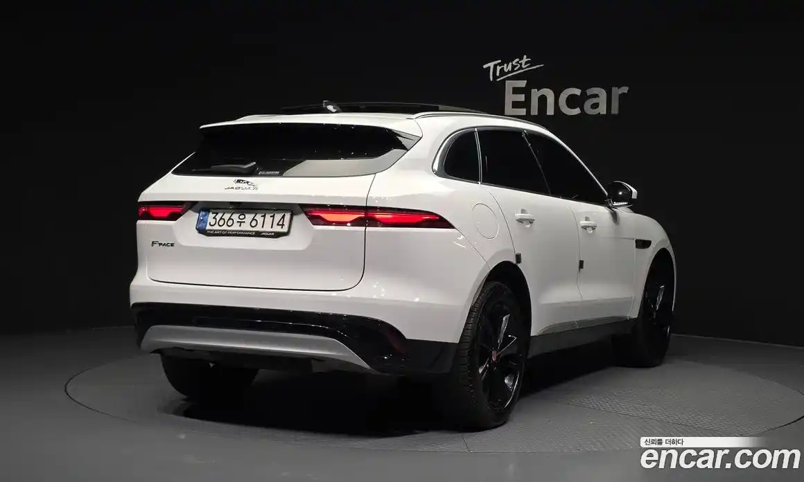 Jaguar F-Pace 2023 2.0 Автомат в Москве № 331359, фото 18