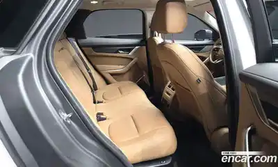 Jaguar F-Pace 2023 2.0 Автомат в Москве № 331359, миниатюра 6