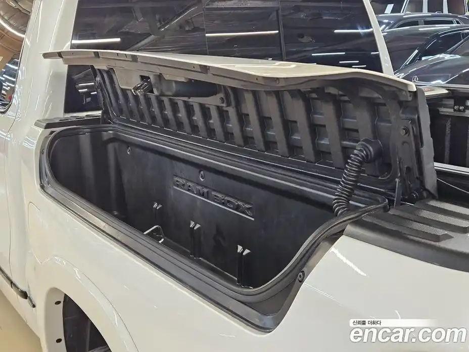 Dodge Ram Pick Up 2020 5.7 Автомат в Москве № 361747, фото 19