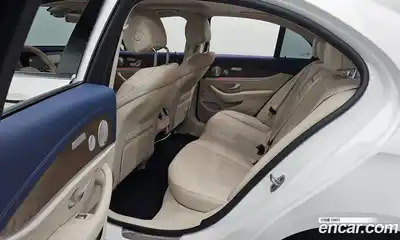 Mercedes-Benz E-Class 2020 2.0 Автомат в Москве № 372001, миниатюра 11