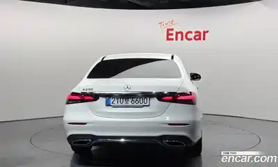 Mercedes-Benz E-Class 2023 2.0 Автомат в Москве № 411395, миниатюра 4