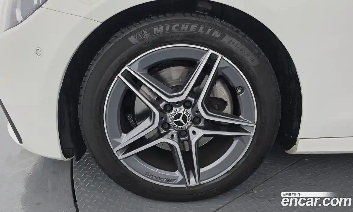 Mercedes-Benz E-Class 2023 2.0 Автомат в Москве № 411395, фото 5