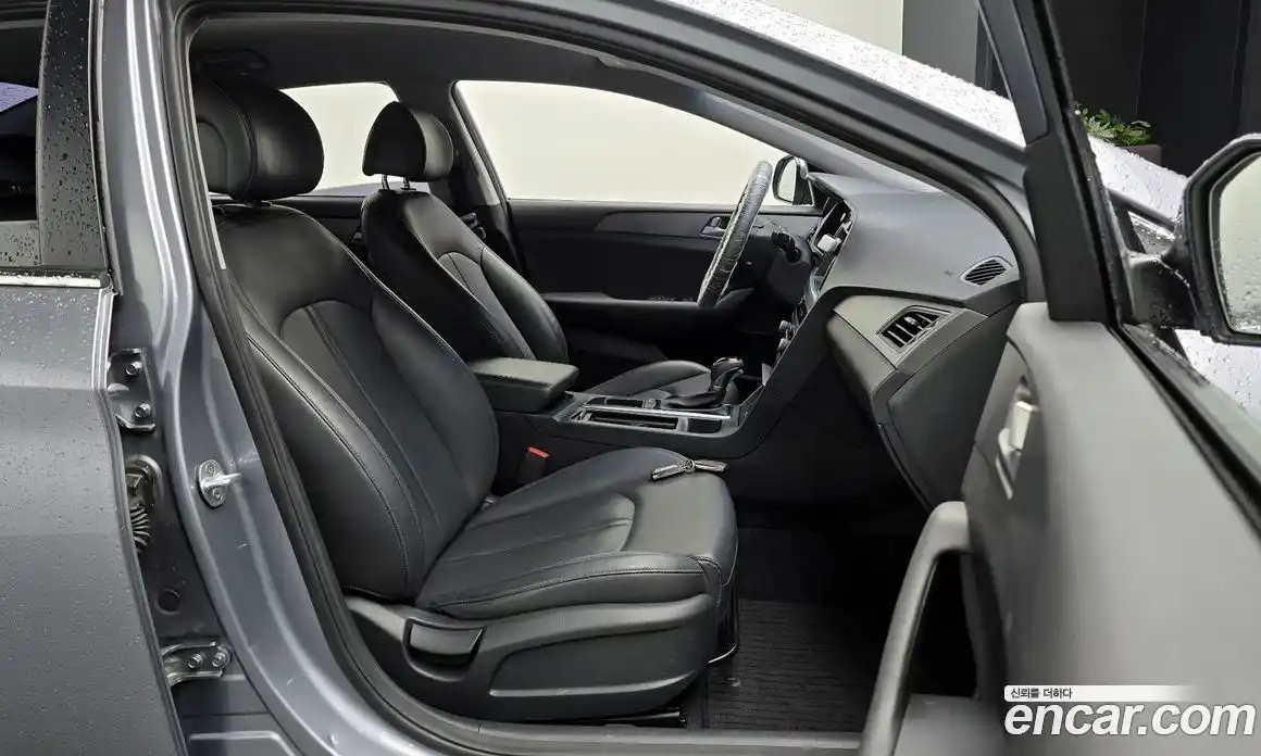 Hyundai Sonata 2016 2.0 Автомат в Москве № 47677, фото 16