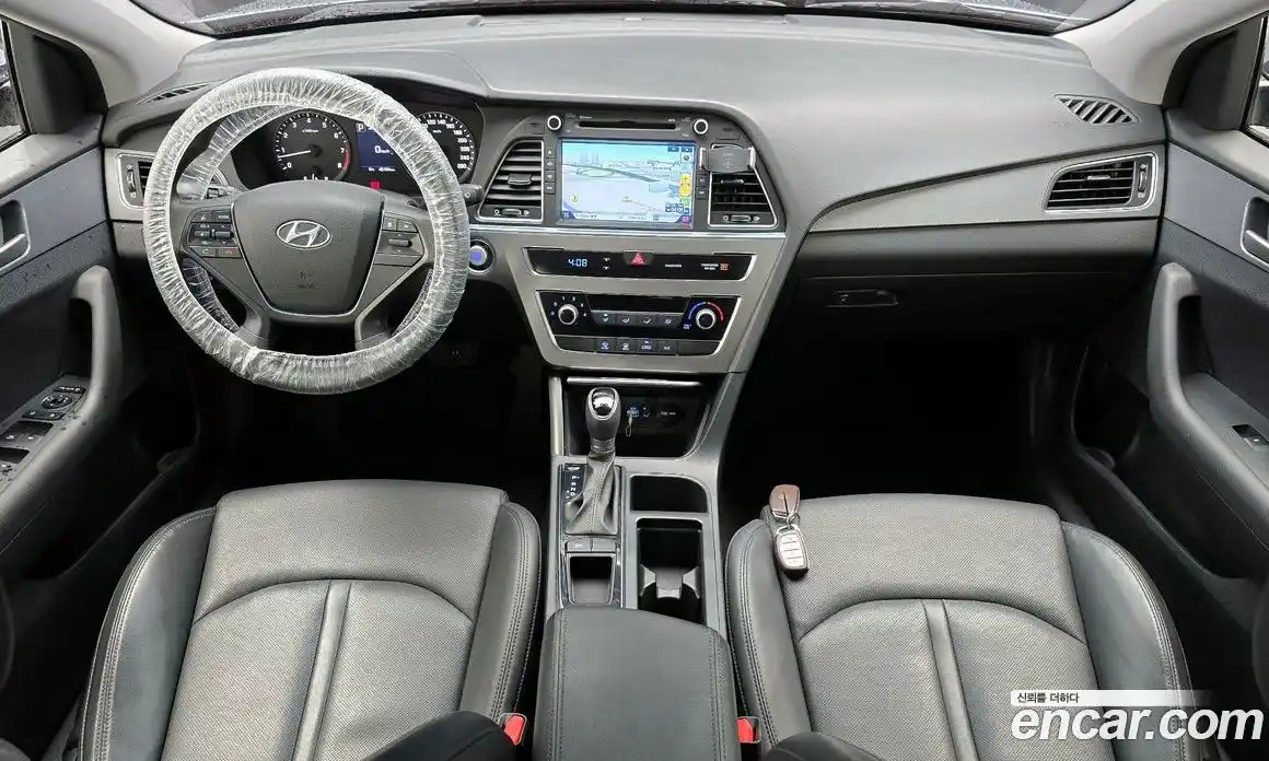 Hyundai Sonata 2016 2.0 Автомат в Москве № 47677, фото 3