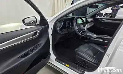 Hyundai Grandeur 2023 2.4 Автомат в Москве № 8274, миниатюра 3