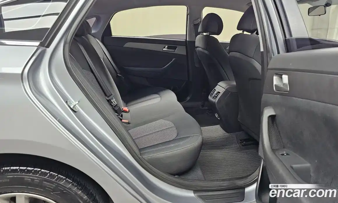 Hyundai Sonata 2015 2.0 Автомат в Москве № 112862, фото 15