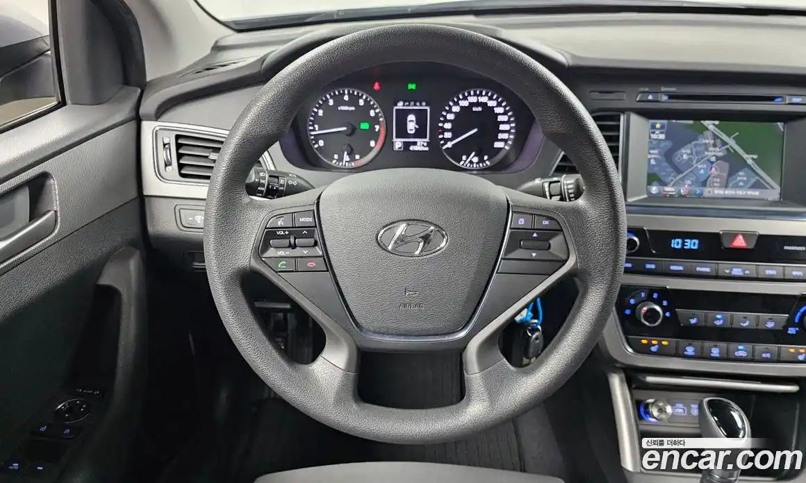 Hyundai Sonata 2015 2.0 Автомат в Москве № 112862, фото 3