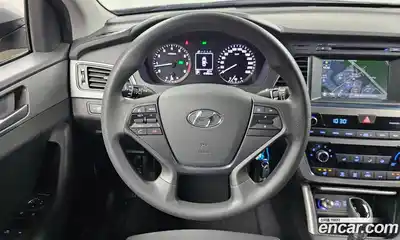 Hyundai Sonata 2015 2.0 Автомат в Москве № 112862, миниатюра 3