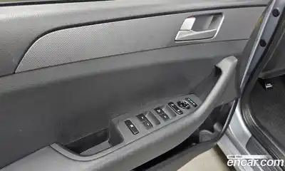 Hyundai Sonata 2015 2.0 Автомат в Москве № 112862, миниатюра 7