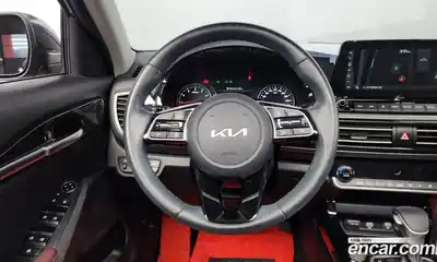 Kia Seltos 2023 1.6 Автомат в Москве № 124420, миниатюра 2