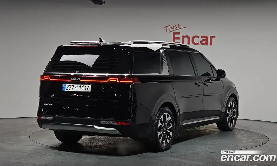 Kia Canival 2023 3.5 Автомат в Москве № 132690, фото 10