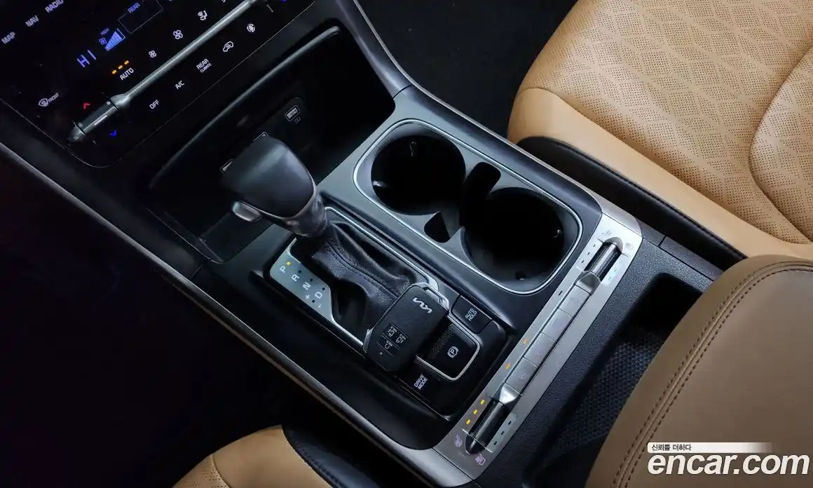 Kia Canival 2023 2.2 Автомат в Москве № 133972, фото 9