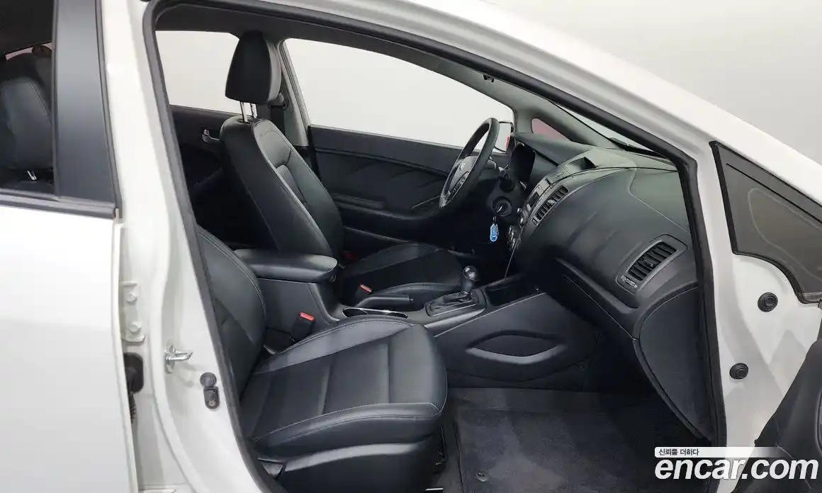 Kia K3 2015 1.6 Автомат в Москве № 134476, фото 19