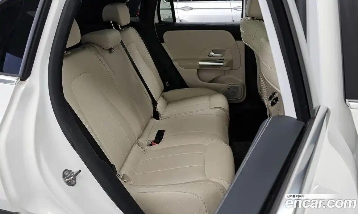 Mercedes-Benz GLA-Class 2021 2.0 Автомат в Москве № 140420, фото 10