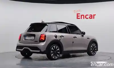 Mini Cooper 2023 2.0 Автомат в Москве № 141112, миниатюра 2