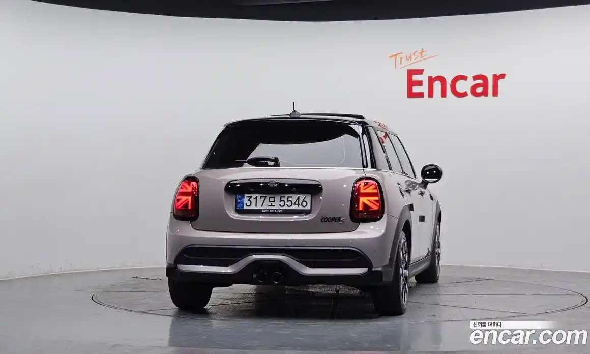 Mini Cooper 2023 2.0 Автомат в Москве № 141112, фото 4