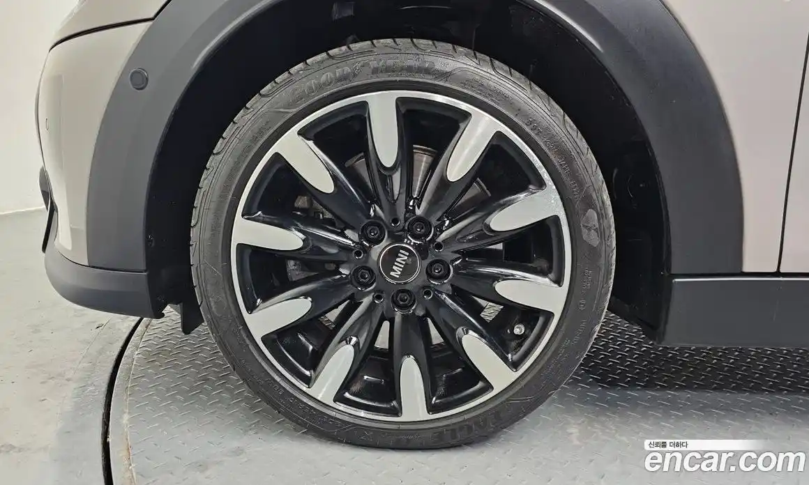 Mini Cooper 2023 2.0 Автомат в Москве № 141112, фото 5