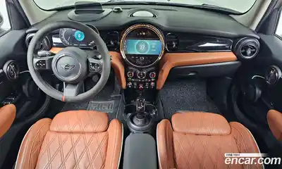 Mini Cooper 2023 2.0 Автомат в Москве № 141112, миниатюра 7