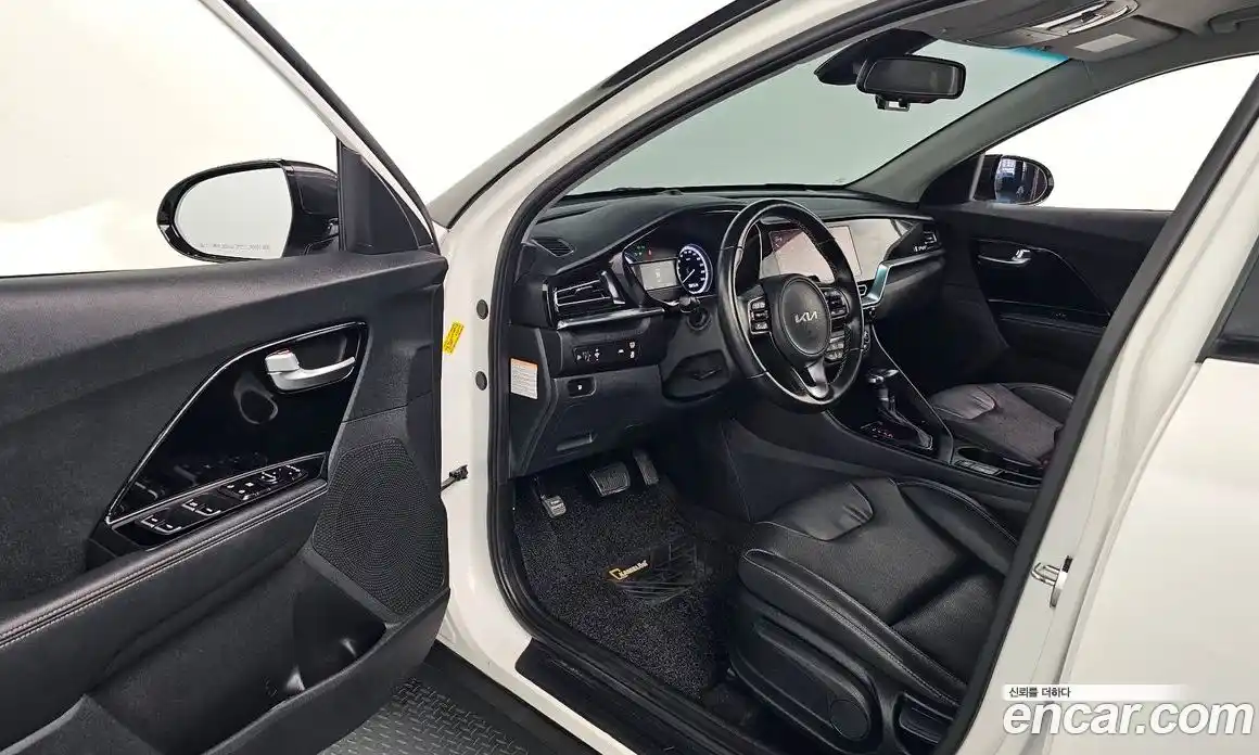 Kia Niro 2022 1.6 Автомат в Москве № 14170, фото 16