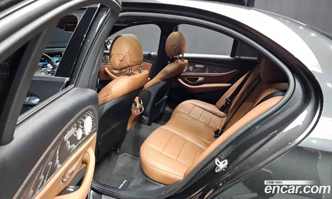 Mercedes-Benz E-Class 2021 2.0 Автомат в Москве № 142130, фото 11