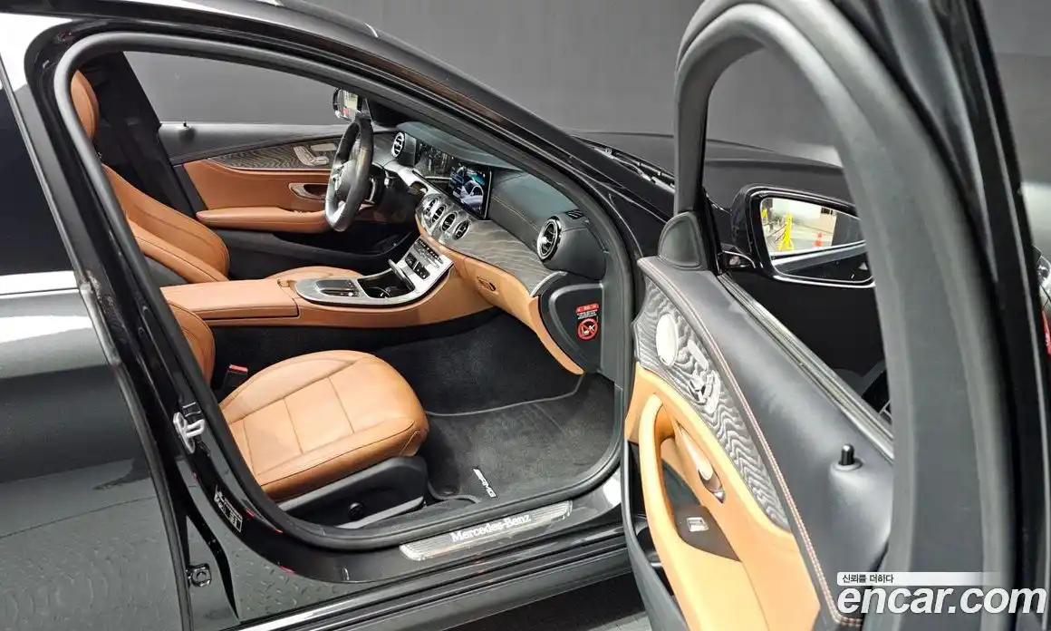 Mercedes-Benz E-Class 2021 2.0 Автомат в Москве № 142130, фото 12