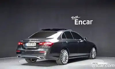Mercedes-Benz E-Class 2021 2.0 Автомат в Москве № 142130, миниатюра 2